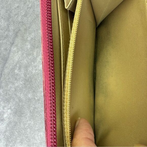 Chanel Camelia Embossed Pink Leather Zippy Wallet - Picture 14 of 15